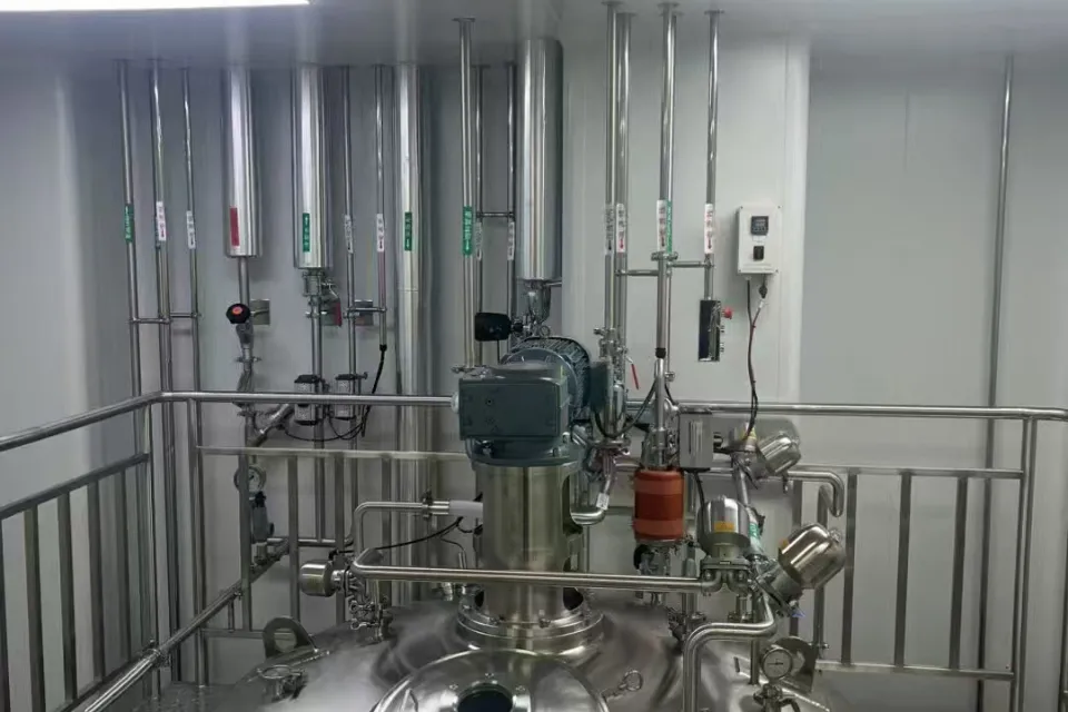 Topical preparation dispensing system